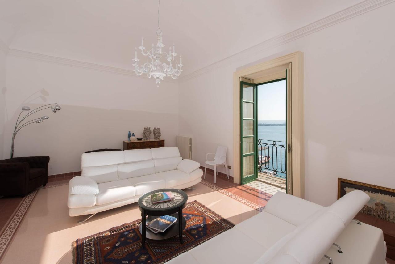 Duomo Seaside Deluxe Apartment By Ortigia Apartments Syracuse Eksteriør bilde