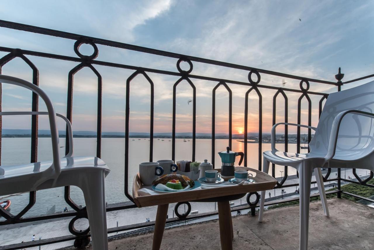 Duomo Seaside Deluxe Apartment By Ortigia Apartments Syracuse Eksteriør bilde