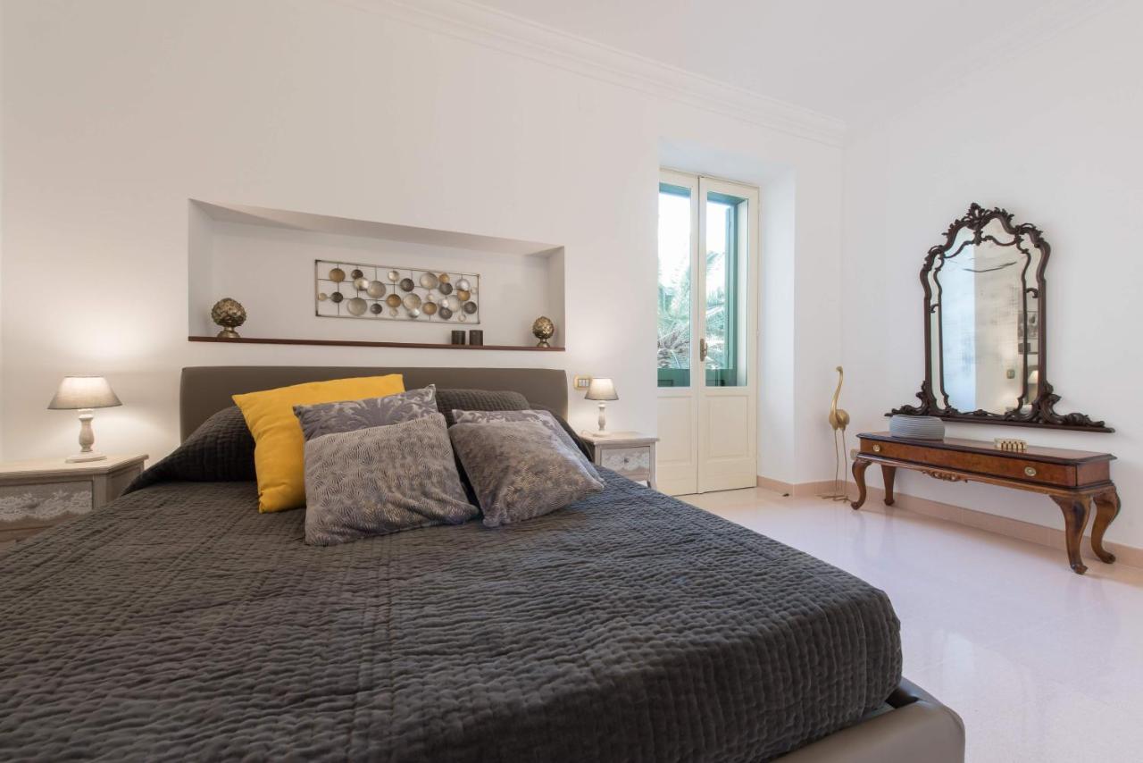 Duomo Seaside Deluxe Apartment By Ortigia Apartments Syracuse Eksteriør bilde