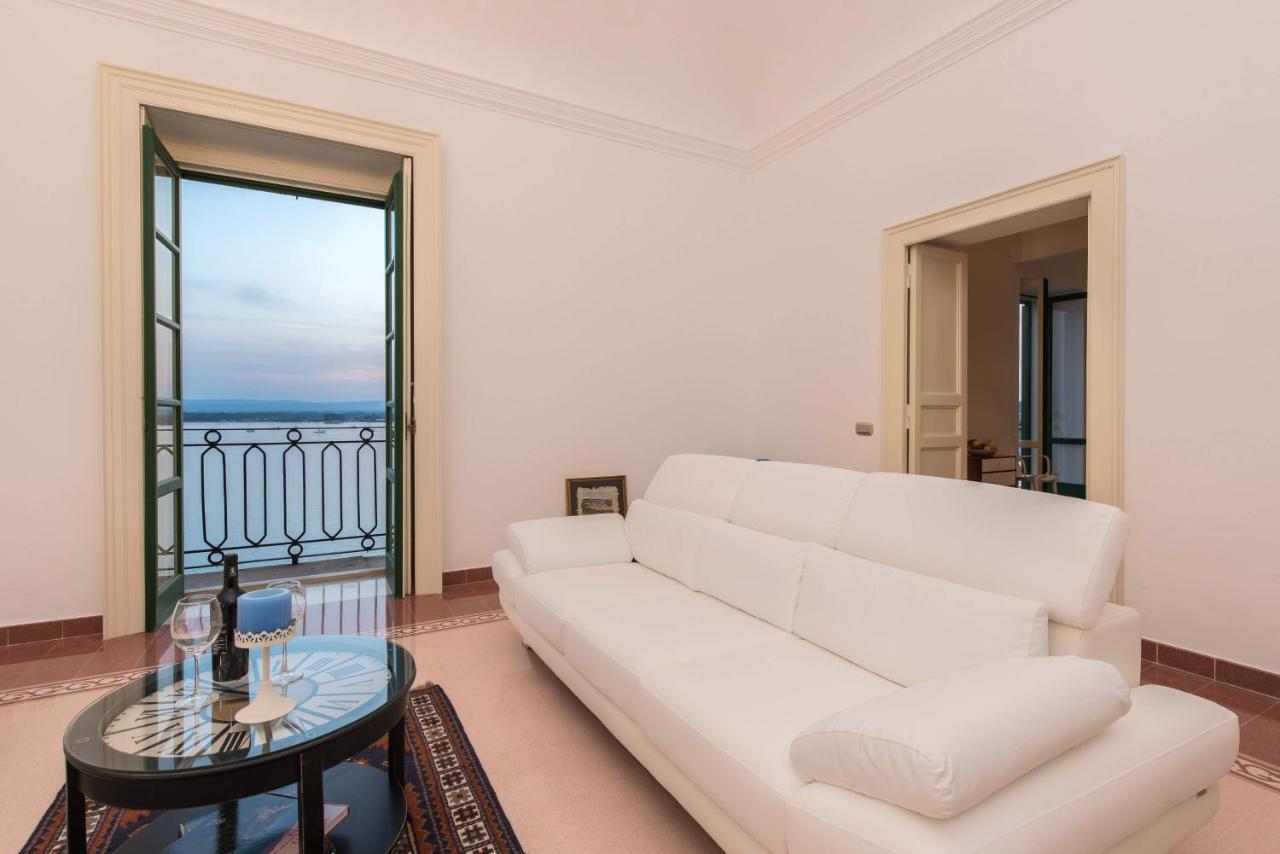 Duomo Seaside Deluxe Apartment By Ortigia Apartments Syracuse Eksteriør bilde