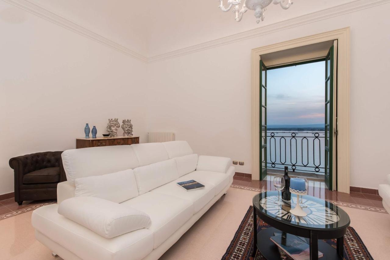 Duomo Seaside Deluxe Apartment By Ortigia Apartments Syracuse Eksteriør bilde